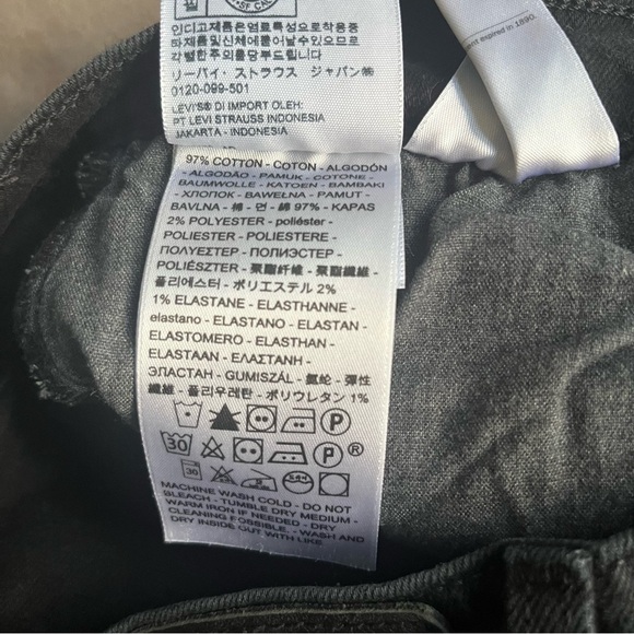 Levi’s Wedgie Straight Jeans — Black - Picture 7 of 9